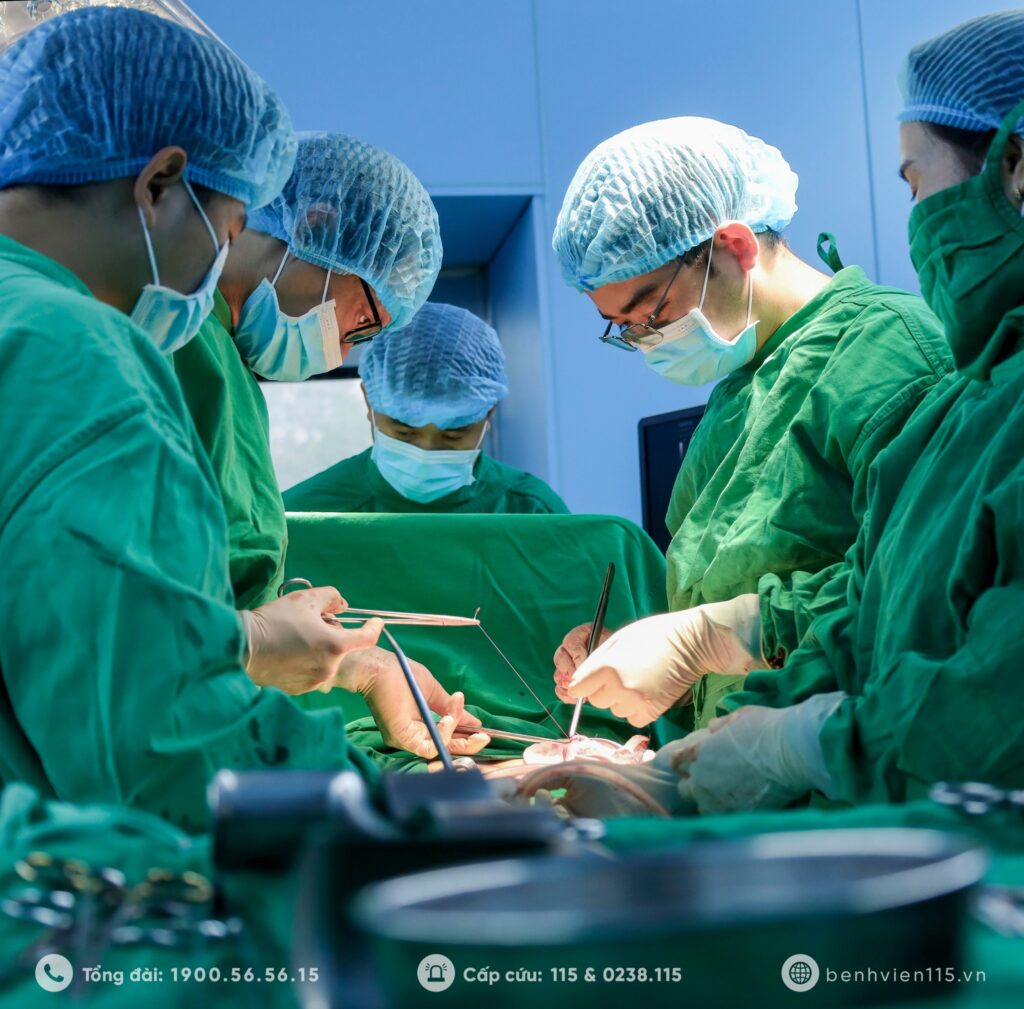 bác hoàng cảnh tùng phẫu thuật